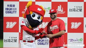 ▲味全龍先發投手伍鐸6局僅挨1支安打無失分，獲選單場MVP。（圖／記者劉彥池攝影）