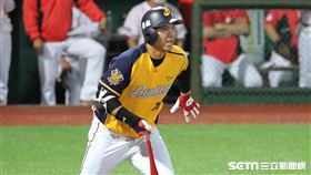 ▲中信兄弟指定打擊周思齊敲出球隊全場唯一1支安打。（圖／記者劉彥池攝影）