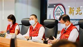 侯友宜前往EOC災害緊急應變中心了解停電狀況（圖／翻攝自臉書）