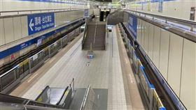 台北捷運板南線,疫情,三級警戒 翻攝臉書「路上觀察學院」