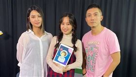 黃宇寒(左起)、王喬尹上留級玩家接受小樹訪問/新視紀整合行銷提供