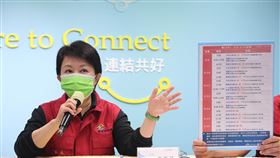 台中增1例本土確診　盧秀燕籲外出務必戴口罩台中市政府16日下午宣布新增一例本土確診者，為大里區68歲男性。台中市長盧秀燕（圖）表示，確診個案沒有彰化親友，也沒有到外縣市，感染源不明，呼籲市民只要外出務必要戴口罩，減少群聚情形。中央社記者趙麗妍攝  110年5月16日