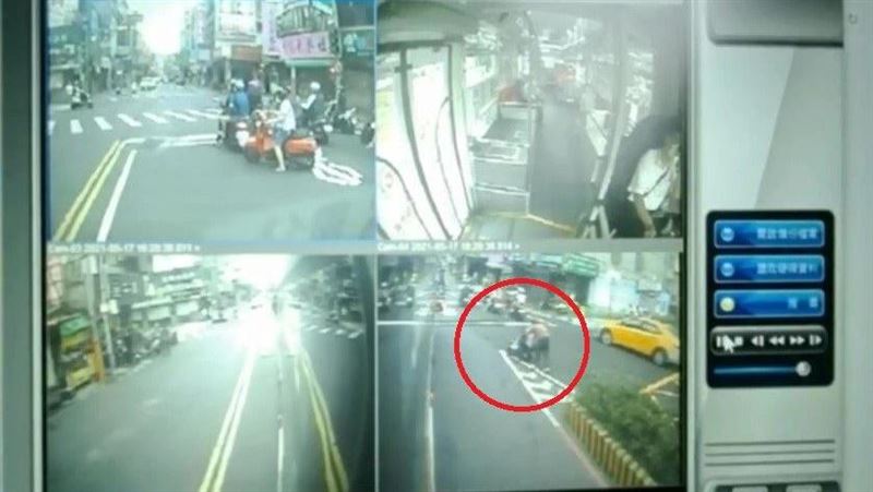 驚悚畫面曝！資收嬤走到公車前遭輾亡