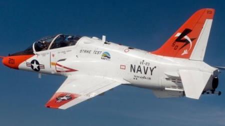 美2架海軍教練機半空相撞　1人輕傷