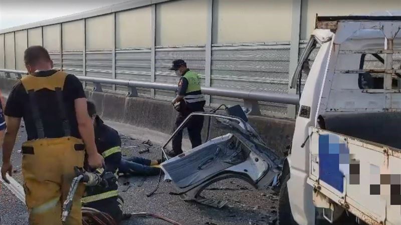 國道6號貨車撞工程車　駕駛當場死亡