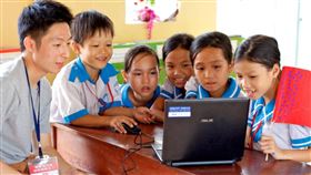 台北市電腦公會今統整業界所供「教學與學習資源」，助老師、家長、學生齊防疫，度過學習關鍵時期。（圖／北市電腦公會提供）