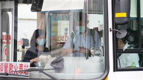 搭公車不戴口罩？直接報警帶走再重罰（圖／翻攝自新北交通族粉專）