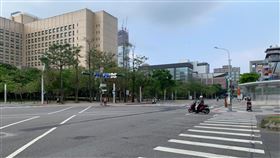 信義區人潮，信義區，疫情人潮，行人，（圖／記者劉沛妘攝影）