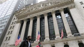 美股賣壓湧現  道瓊指數重挫473點美股於當地時間11日收黑，道瓊工業指數在通貨膨脹憂慮氣氛中重挫473點，創2月底以來最糟表現。圖為紐約證券交易所。中央社記者尹俊傑紐約攝  110年5月12日