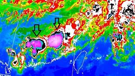 鄭明典曝光梅雨雲系圖（圖／翻攝自鄭明典臉書）