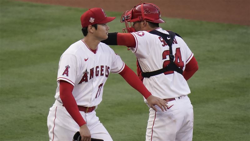 大谷翔平球速不尋常　投完球去守外野
