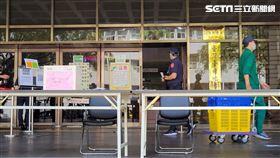 ▲台北地方法院傳出1法官助理確診，行政庭長出面證實，並說明該法官助理足跡、業務。（圖／記者楊佩琪攝）