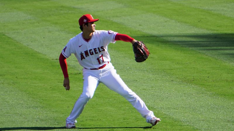 大谷翔平守外野　天使要封印他雷射肩