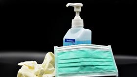 ▲消毒水，漂白水，清潔劑，消毒劑，口罩，手套。（圖／翻攝自Pixabay）