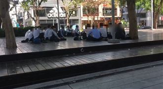 19保險員群聚草悟道反嗆：去報警啊