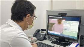 北醫附醫擴大遠距醫療服務，啟動「遠距通訊診療」2.0版，13個慢性科別病患，可透過視訊看診或開立處方箋。（圖／北醫附醫提供）