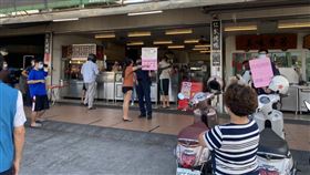 新冠肺炎,高雄,三級開設,院內感染,足跡,群聚