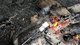 喬建中，NCC專委，玉山國家公園八通關杜鵑營地失火，踢倒瓦斯爐火，扁柏烤牛排，烤棉花糖，蒸鼎泰豐小籠包，(圖／翻攝自魔境熊登山客社團臉書)