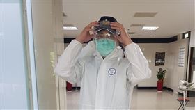 新店行道會捐「萬套防疫物資」給新北警（圖／新北市警察局）