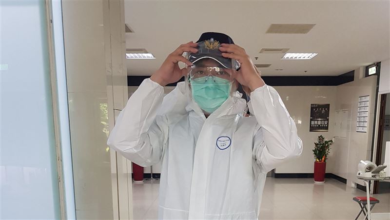 神援助　新店行道會捐警萬套防疫物資
