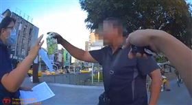 雲林斗六火車站，男子拒絕戴口罩，動手推員警，拒絕配合，現行犯逮捕。
