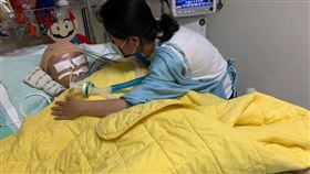台中7歲柔道男童，昏迷指數3，腦傷嚴重，顱內出血，疫情加護病房禁止探病，集氣，奇蹟，男童父親、男童母親 翻攝自男童父親臉書