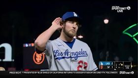 Trevor Bauer要球迷再噓大聲一點。（圖／翻攝自推特)
