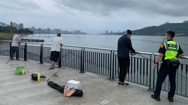 非必要別出門！新北警稽查易聚集場所