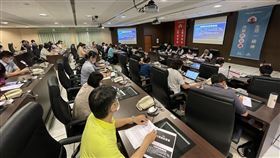 國內疫情升溫　屏東縣提升至準3級警戒（2）武漢肺炎疫情急遽升溫，雙北已升至第3級警戒，屏東縣政府15日中午緊急召開應變會議，縣長潘孟安指示，縣境內也提前部署，提升為準3級警戒，嚴陣以待。（屏東縣政府提供）中央社記者郭芷瑄傳真  110年5月15日