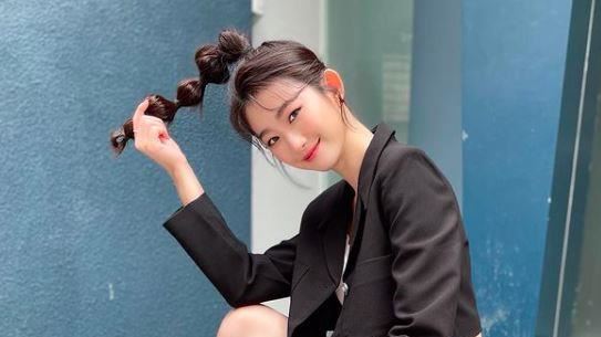 女神死會了？直擊與男星嗑鍋齊返家