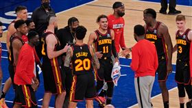 ▲楊恩（Trae Young）絕殺尼克。（圖／翻攝自老鷹推特）