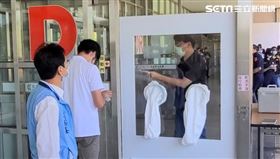 金門縣長楊鎮浯赴金門機場發現快篩站遭拆除質問航站人員