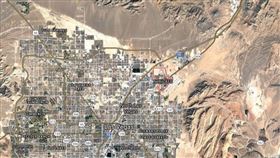 美軍1戰機「墜毀民宅區」　濃密黑煙直竄天際　圖／翻攝自Google Maps