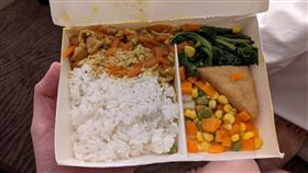 吳崢被隔離！便當驚見「三色豆」網嚇歪：決定好好待在家（圖／翻攝自吳崢臉書）