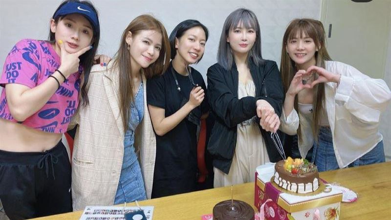 推翻洗菜排擠傳聞　女神曬照還原真相