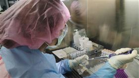 PCR檢測(翻攝自衛生福利部臺北醫院臉書)