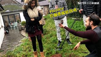 探測器狂響　男當女友面挖開竟是婚戒