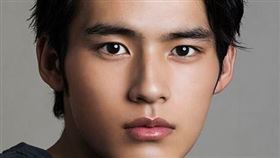 ▲岡田健史向公司宣戰。（圖／官網spicepower）