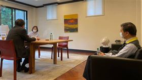 15萬劑疫苗將抵台！蔡英文曝最大功臣：再次感謝阿中部長（圖／翻攝自蔡英文臉書）