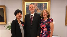 如果美國願意相救…通靈少女突破盲點