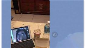 平板見大頭黑髮女！媽怒「還看鬼片」　女兒：那是英文老師▲（圖／翻攝自爆廢公社臉書）

