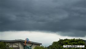 灰雲（記者陳弋攝影）