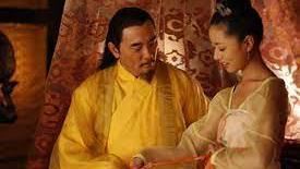 皇帝取暖直接深入！嚇得宮女叫不敢
