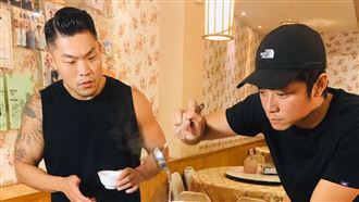 李玖哲被蜜蜂嚇歪　親揭真相笑翻全場