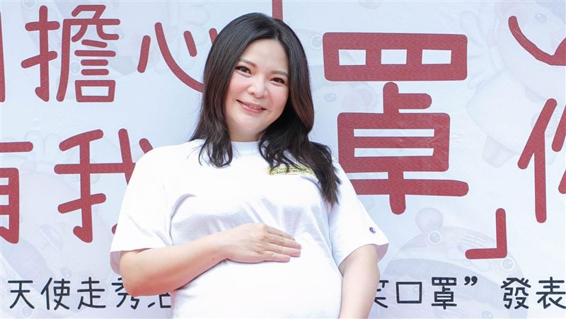 小甜甜五音不全被切歌　委屈吐心聲