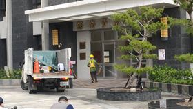  台中立揚鞋業感染鏈擴大，保安女警確診，負責人警友會顧問，組團金門旅遊，潭子派出所員警4警快篩陽二採陰，消毒