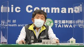 陳時中今下午對民間洽購疫苗表達感謝，但也強調訂契約或是出錢由政府來，希望不要透過第三手。（圖／指揮中心提供）
