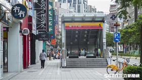北捷東門站（記者陳弋攝影）