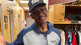 陳聖平小聯盟教練賈納穿兄弟球衣旅美棒球員陳聖平在響尾蛇小聯盟低階1A的守備教練賈納（Darrin Garner）曾多次到台灣擔任客座教練，至今仍穿著中信兄弟隊的練習衣。（陳聖平提供）中央社記者林宏翰洛杉磯傳真　110年5月30日