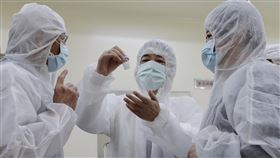 賴清德參訪「高端疫苗生物製劑公司」。（圖／總統府提供）